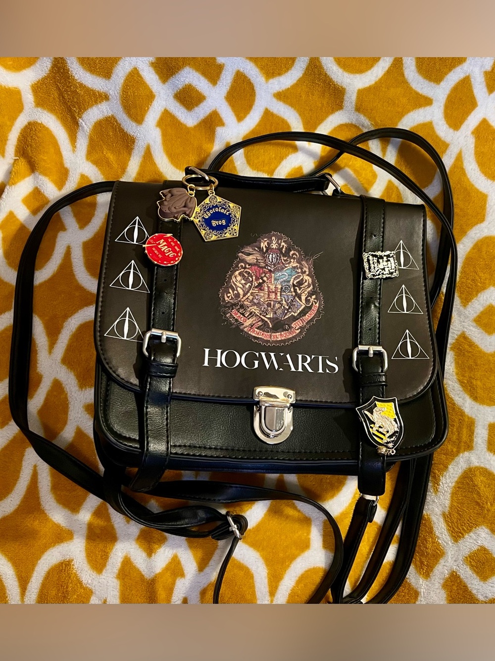 Harry Potter Hogwarts Black Crossbody Satchel Bag Charms, Buckle/Latch Closure